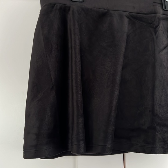 Juicy couture mini black velvet skirt new - Picture 3 of 5